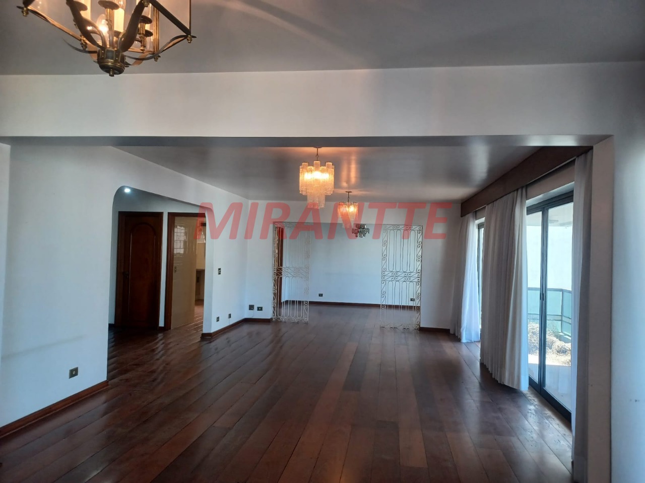Apartamento de 329m² com 4 quartos em Santana