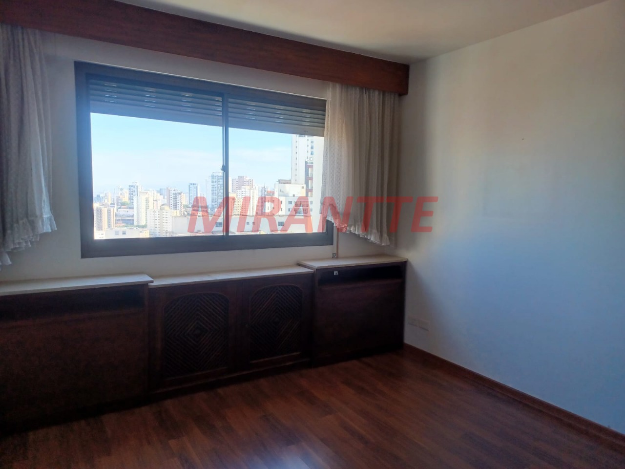Apartamento de 329m² com 4 quartos em Santana
