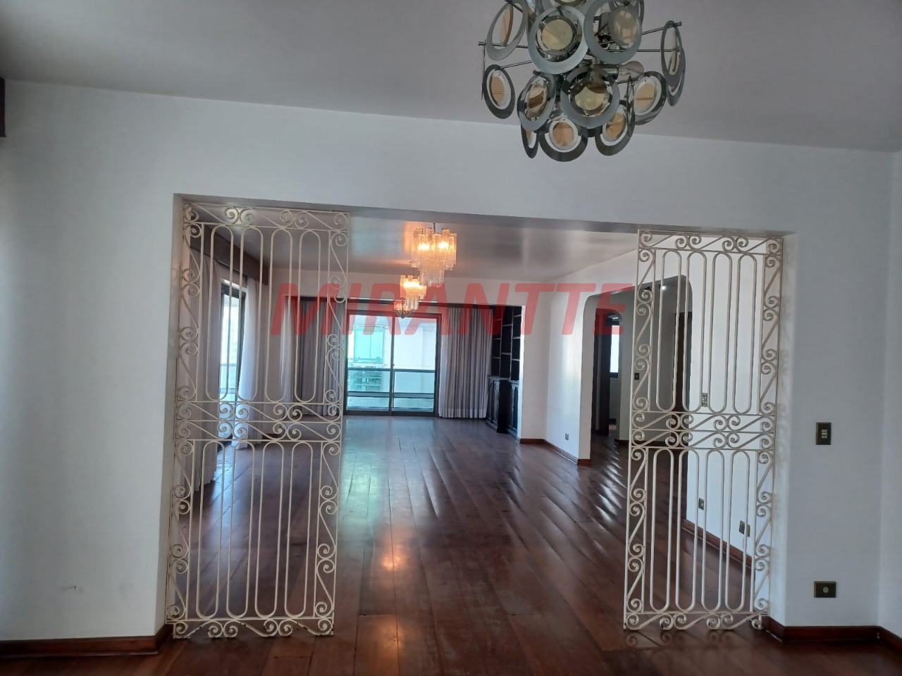 Apartamento de 329m² com 4 quartos em Santana