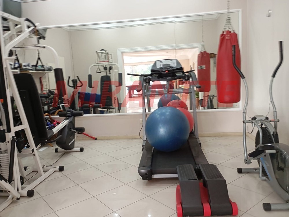 Sobrado de 332m² com 8 quartos em Tremembe
