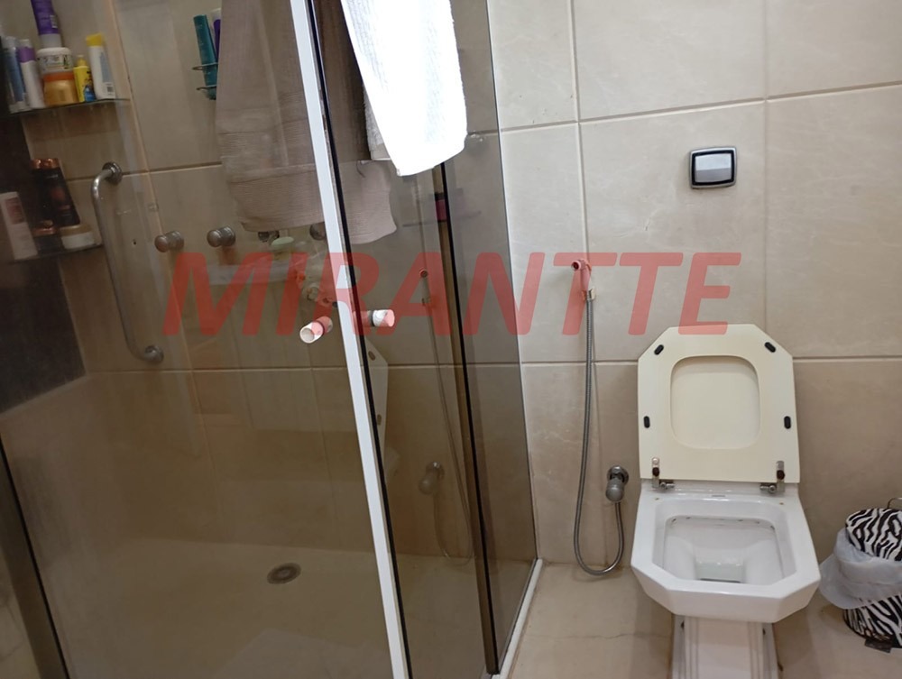 Sobrado de 332m² com 8 quartos em Tremembe