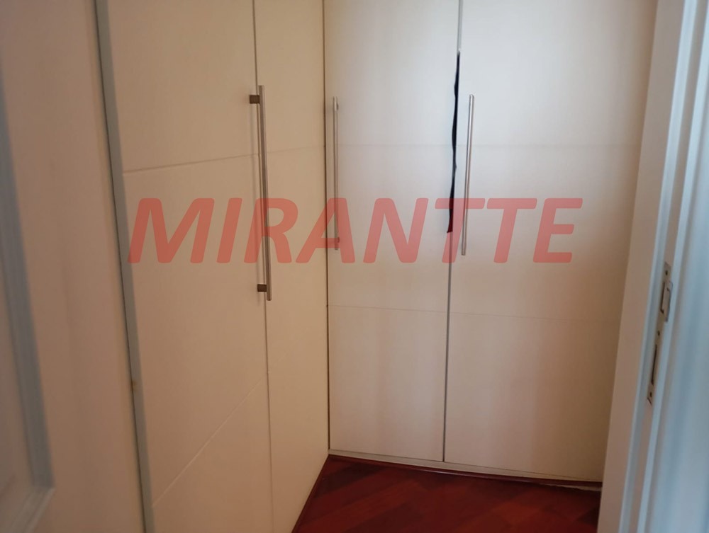 Sobrado de 332m² com 8 quartos em Tremembe