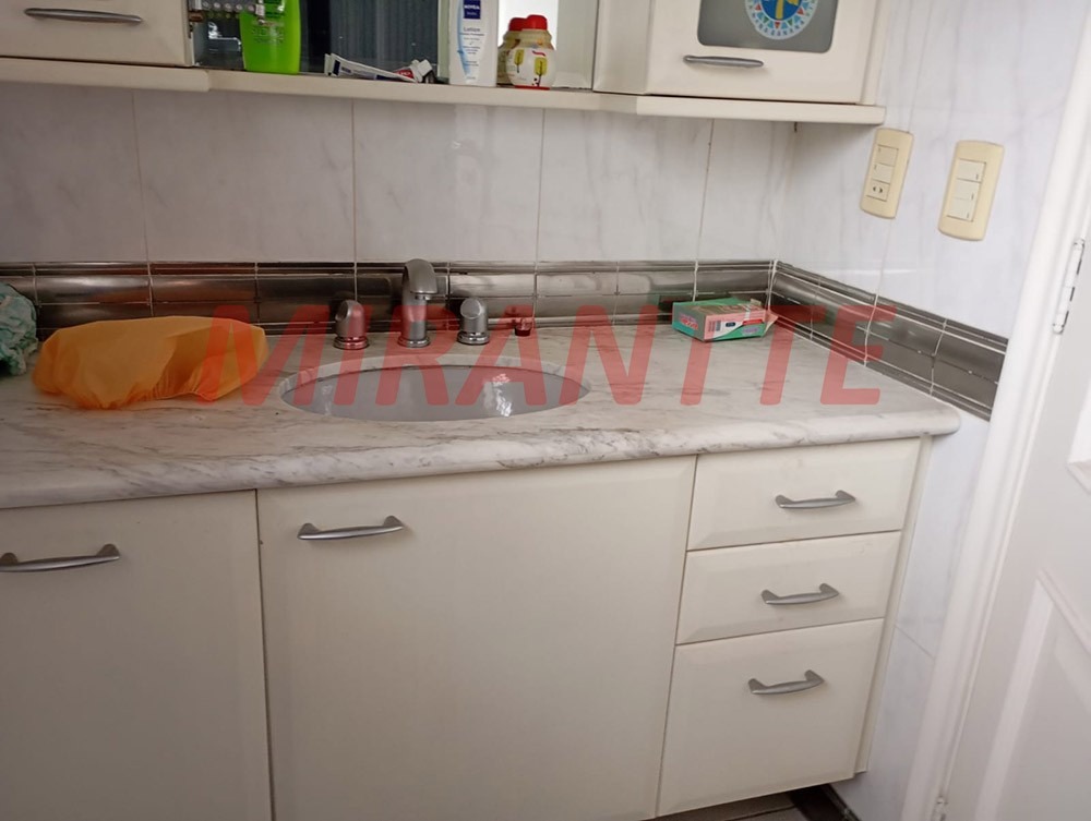 Sobrado de 332m² com 8 quartos em Tremembe