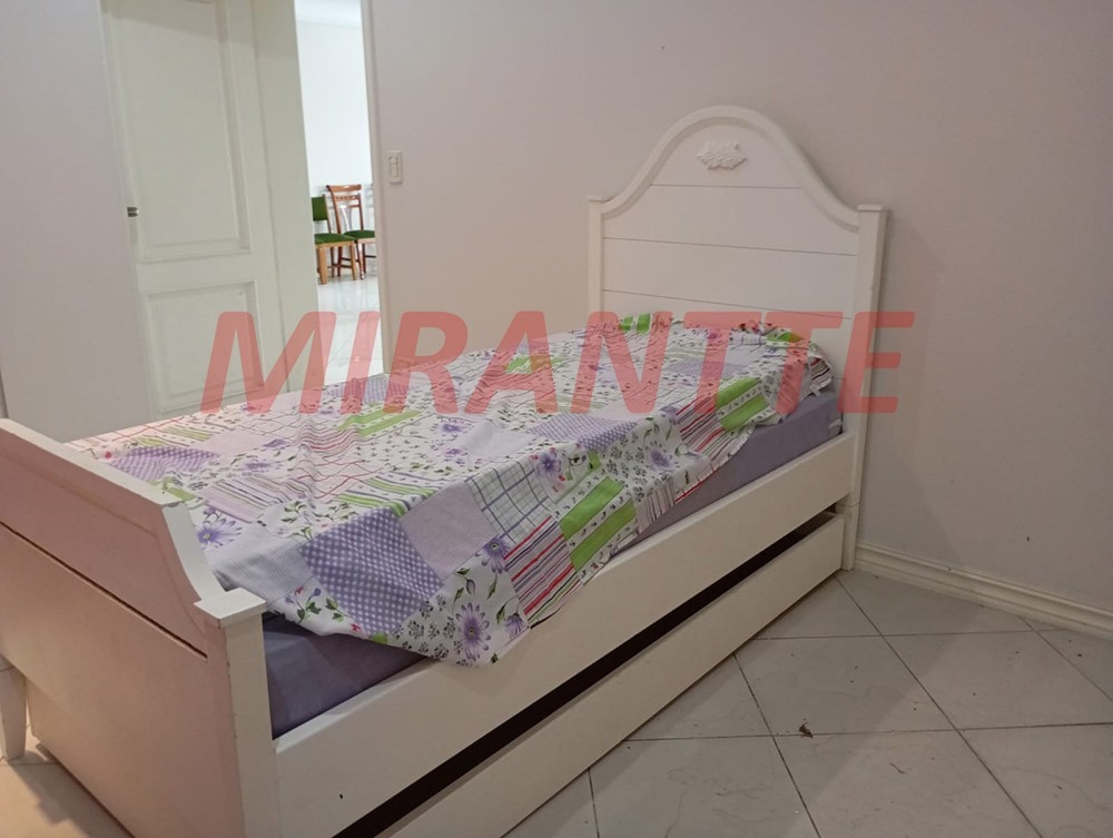 Sobrado de 332m² com 8 quartos em Tremembe