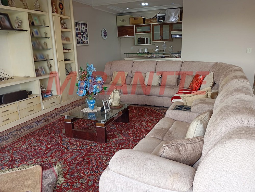 Sobrado de 332m² com 8 quartos em Tremembe