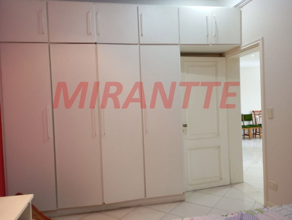 Sobrado de 332m² com 8 quartos em Tremembe