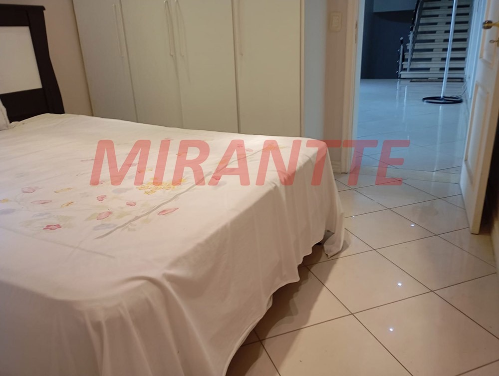 Sobrado de 332m² com 8 quartos em Tremembe