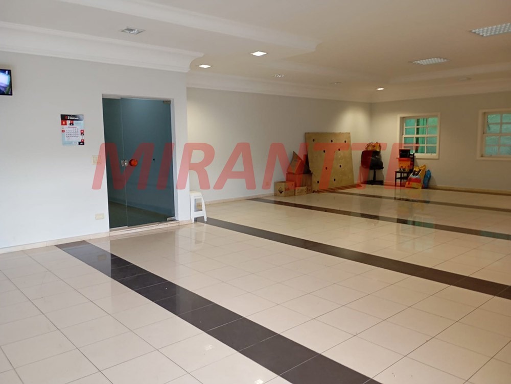 Sobrado de 332m² com 8 quartos em Tremembe