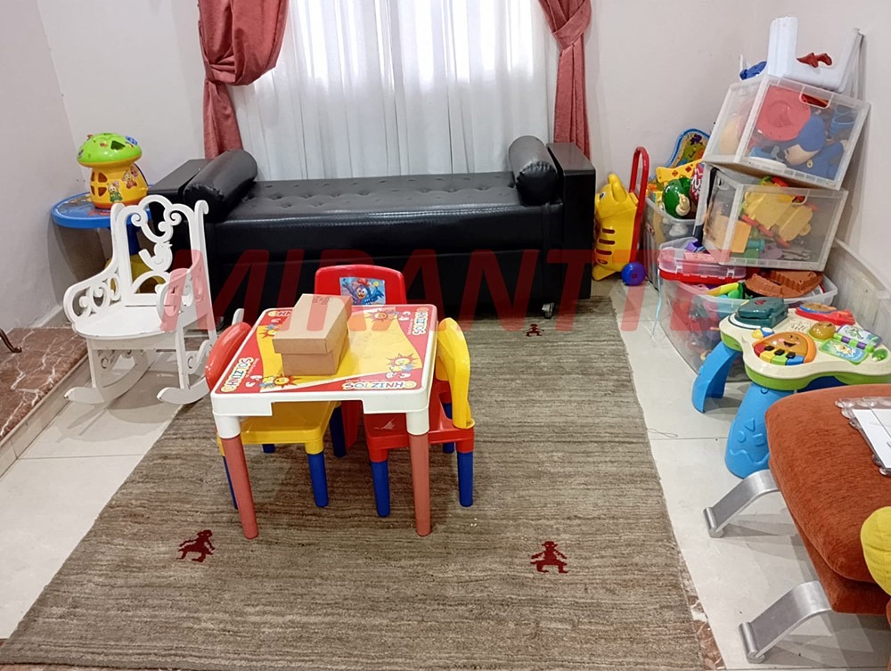 Sobrado de 332m² com 8 quartos em Tremembe
