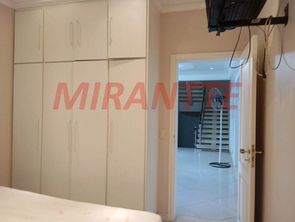 Sobrado de 332m² com 8 quartos em Tremembe