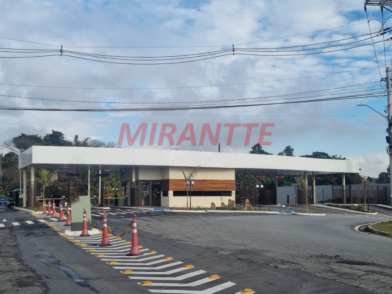 Cond. fechado de 448.16m² com 4 quartos em Nova Higienópolis