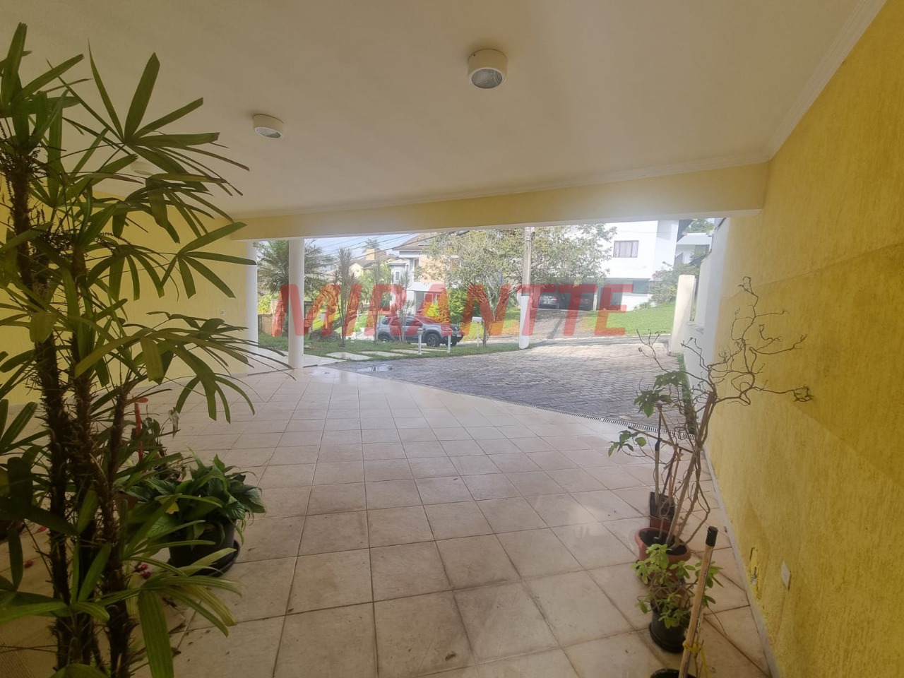 Cond. fechado de 448.16m² com 4 quartos em Nova Higienópolis