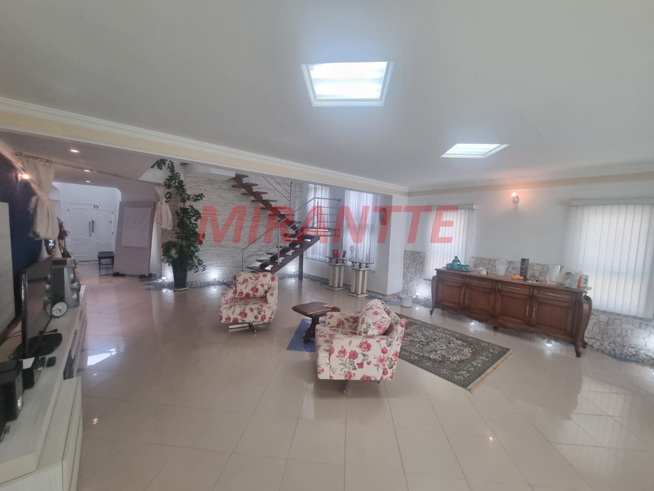 Cond. fechado de 448.16m² com 4 quartos em Nova Higienópolis