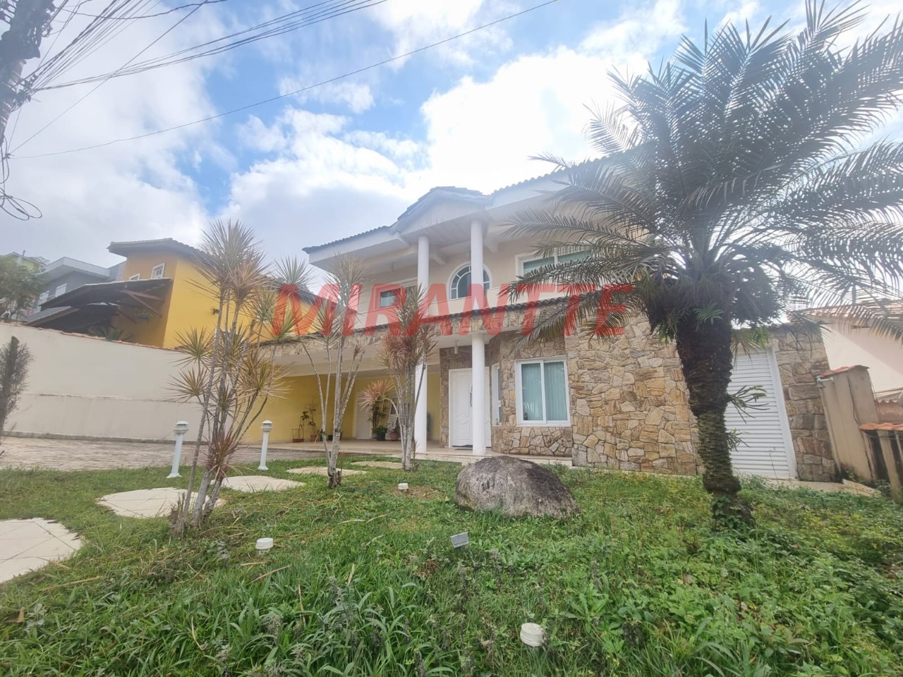 Cond. fechado de 448.16m² com 4 quartos em Nova Higienópolis