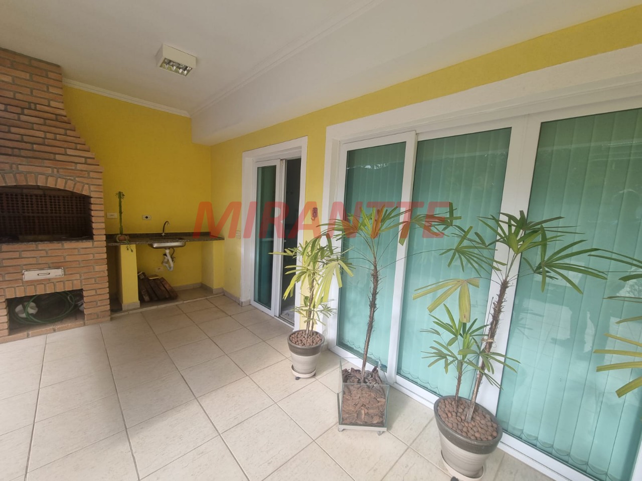 Cond. fechado de 448.16m² com 4 quartos em Nova Higienópolis
