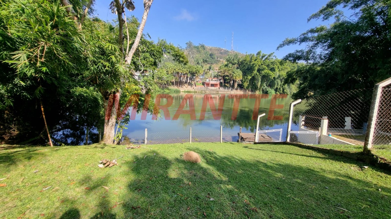 Cond. fechado de 400m² com 4 quartos em ITAPEMA