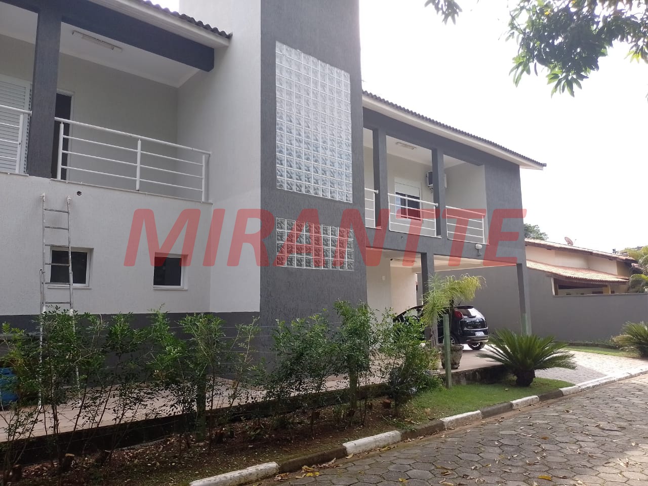 Cond. fechado de 400m² com 4 quartos em ITAPEMA