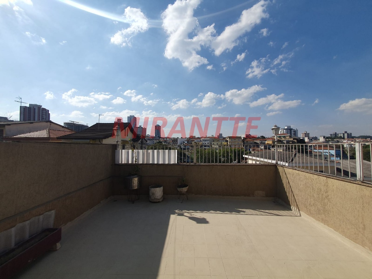 Sobrado de 203m² com 4 quartos em Jardim Paraiso
