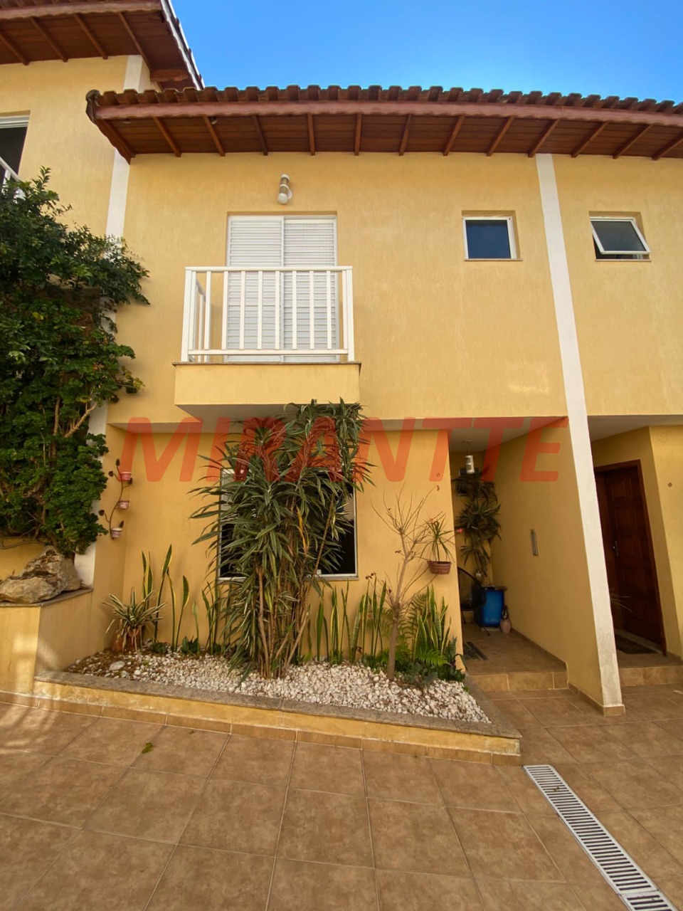 Cond. fechado de 93m² com 3 quartos em Vila Gustavo