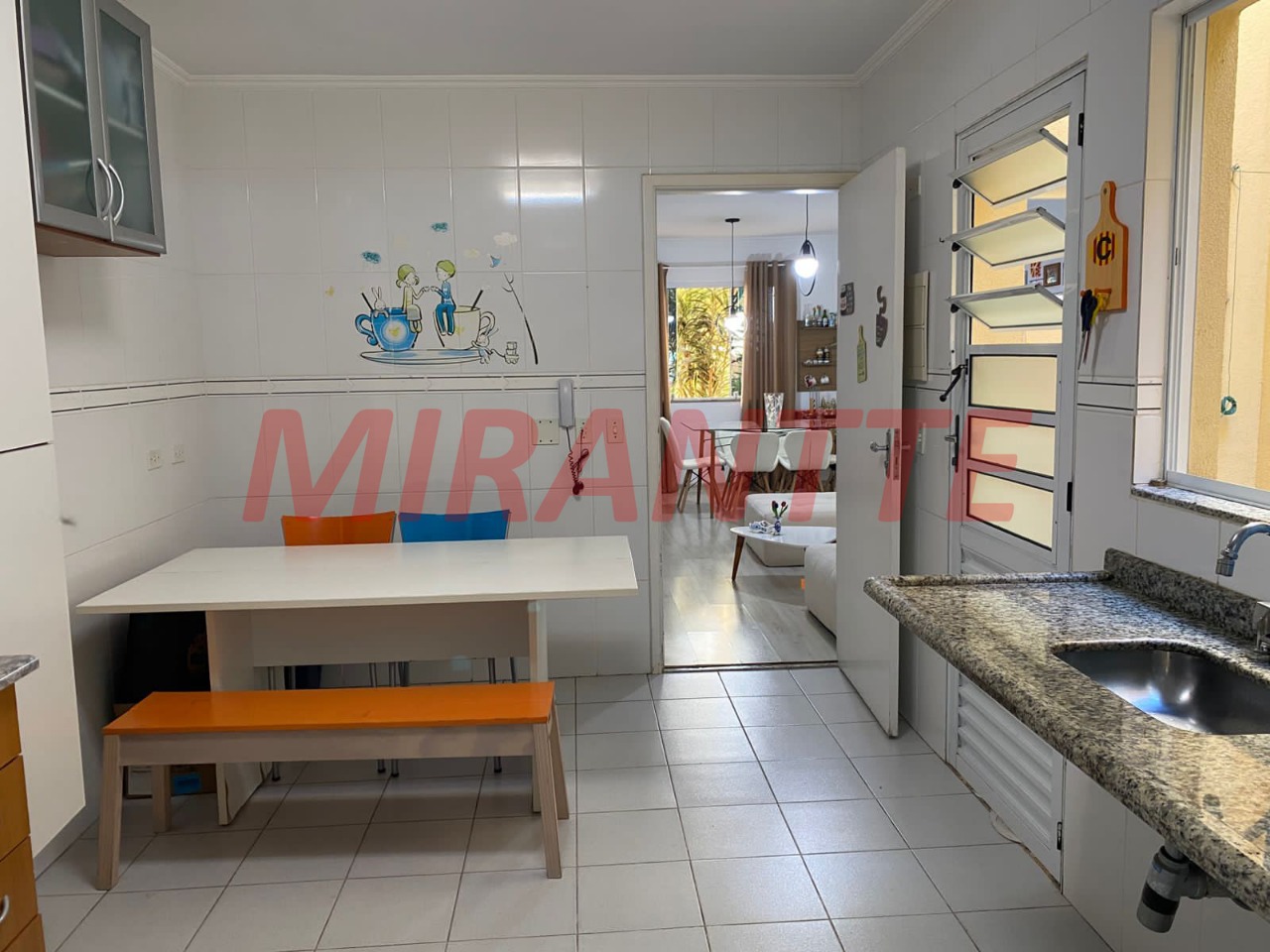 Cond. fechado de 93m² com 3 quartos em Vila Gustavo