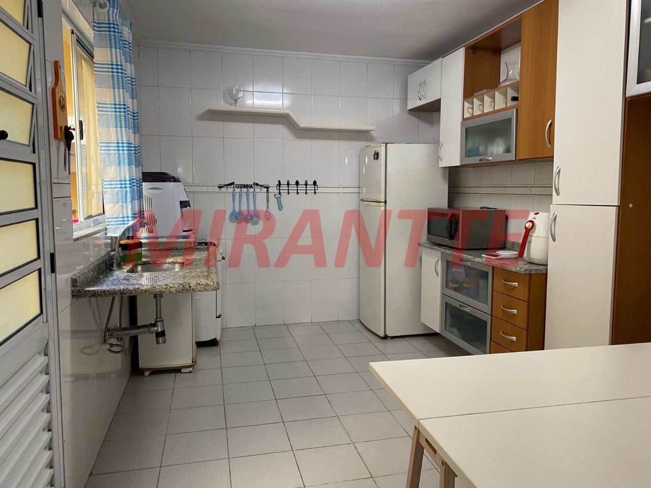 Cond. fechado de 93m² com 3 quartos em Vila Gustavo