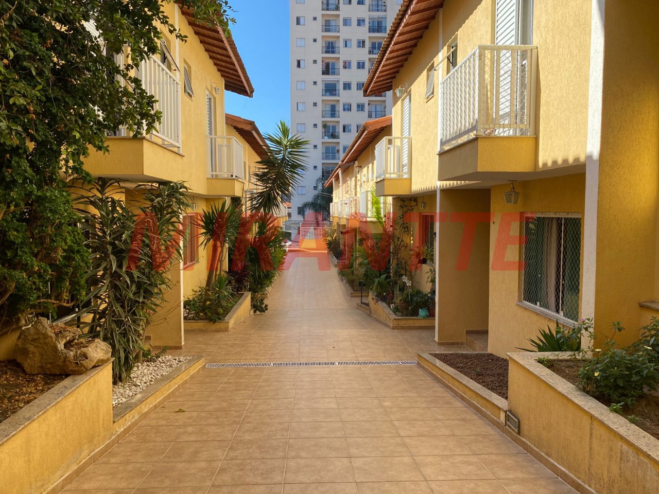 Cond. fechado de 93m² com 3 quartos em Vila Gustavo