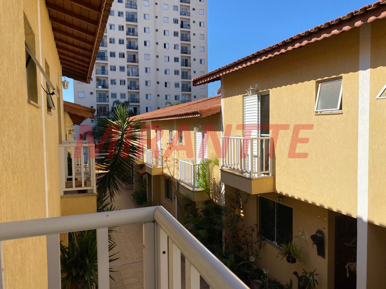 Cond. fechado de 93m² com 3 quartos em Vila Gustavo