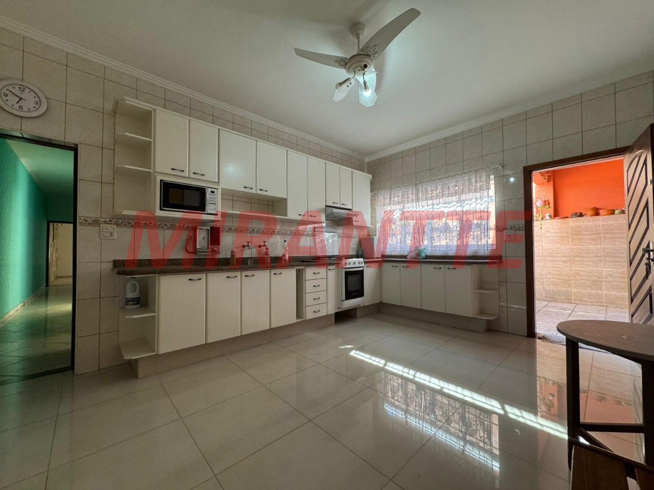 Casa terrea de 143m² com 3 quartos em Vila Pereira Cerca