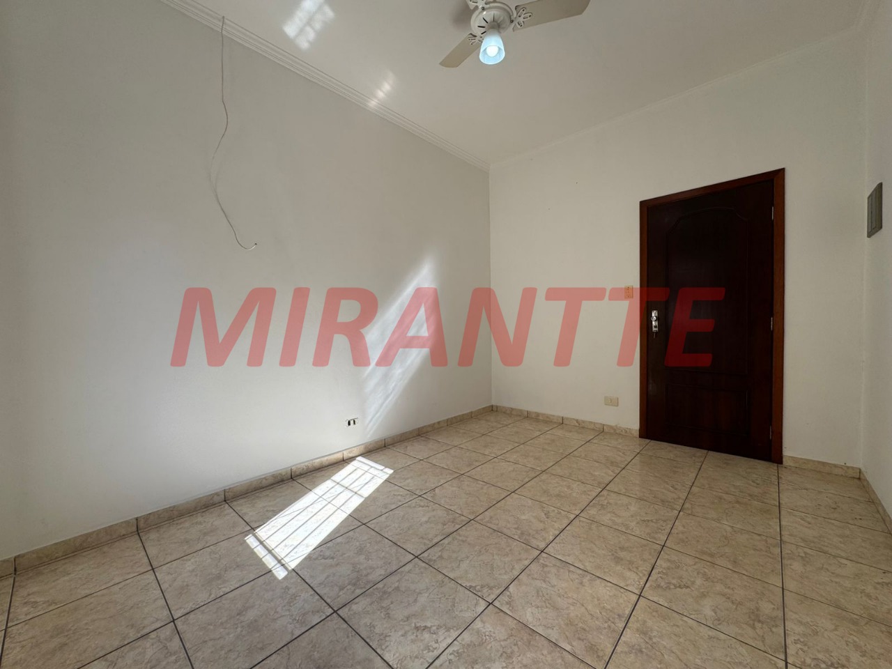 Casa terrea de 143m² com 3 quartos em Vila Pereira Cerca