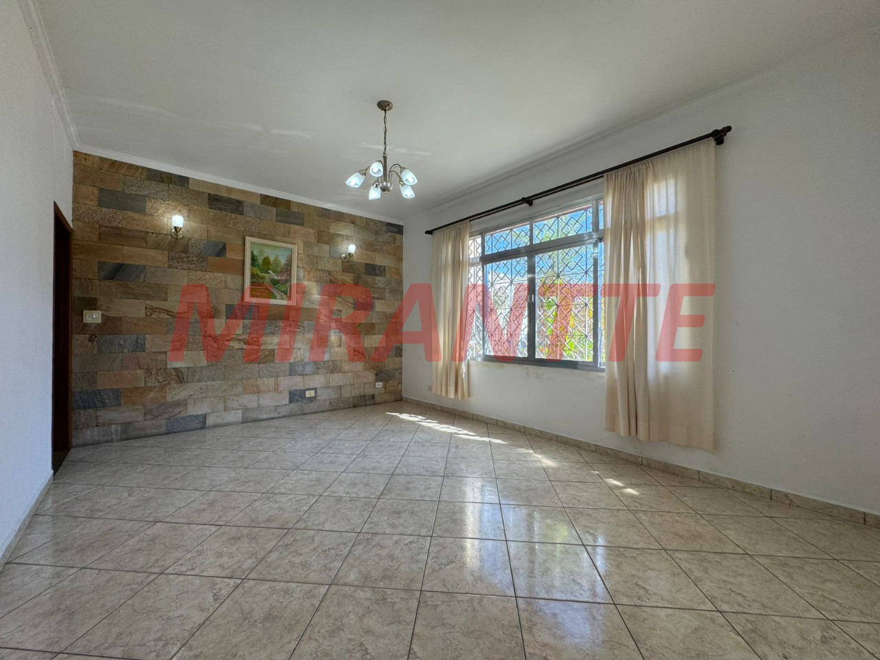 Casa terrea de 143m² com 3 quartos em Vila Pereira Cerca