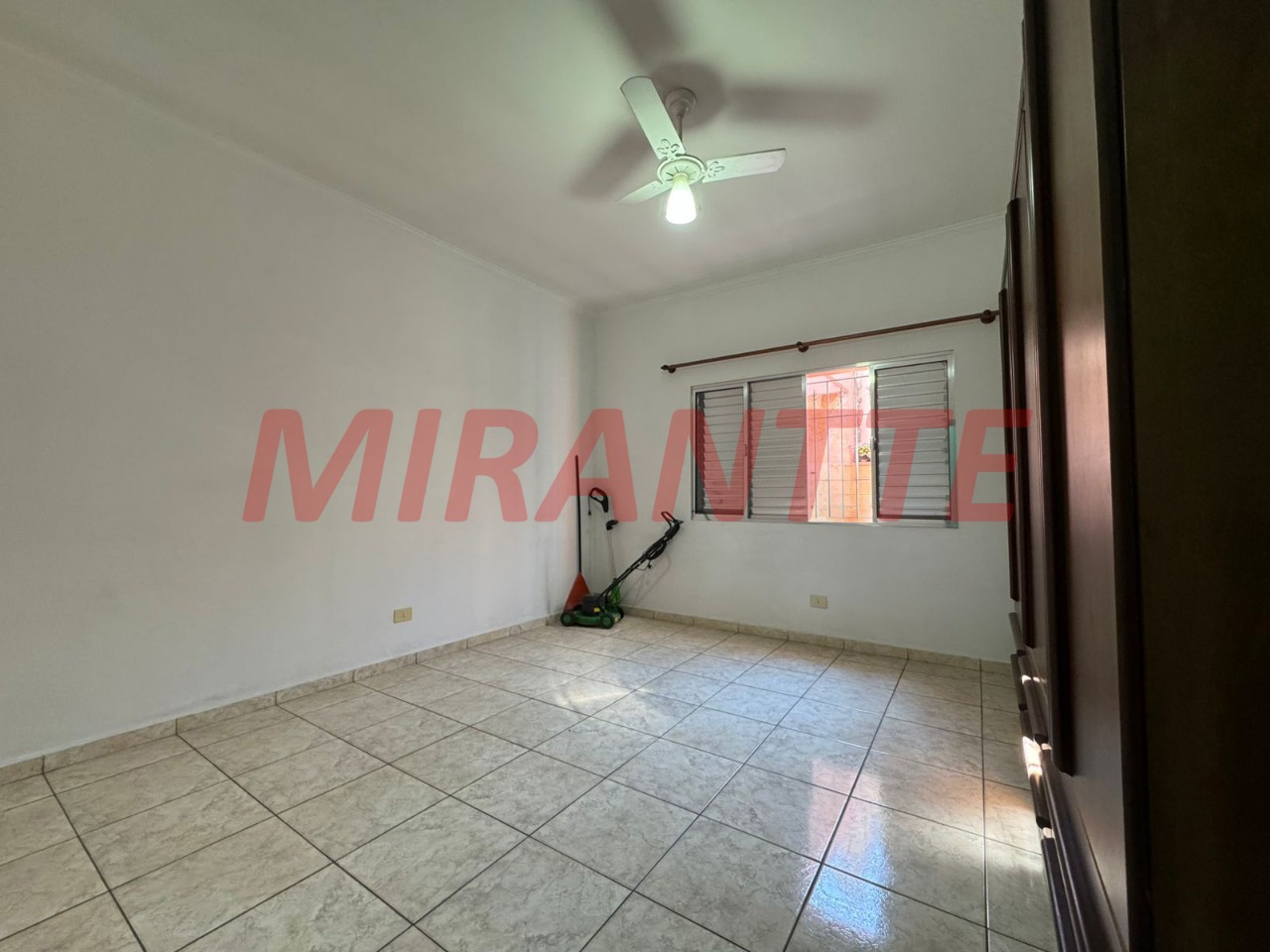 Casa terrea de 143m² com 3 quartos em Vila Pereira Cerca