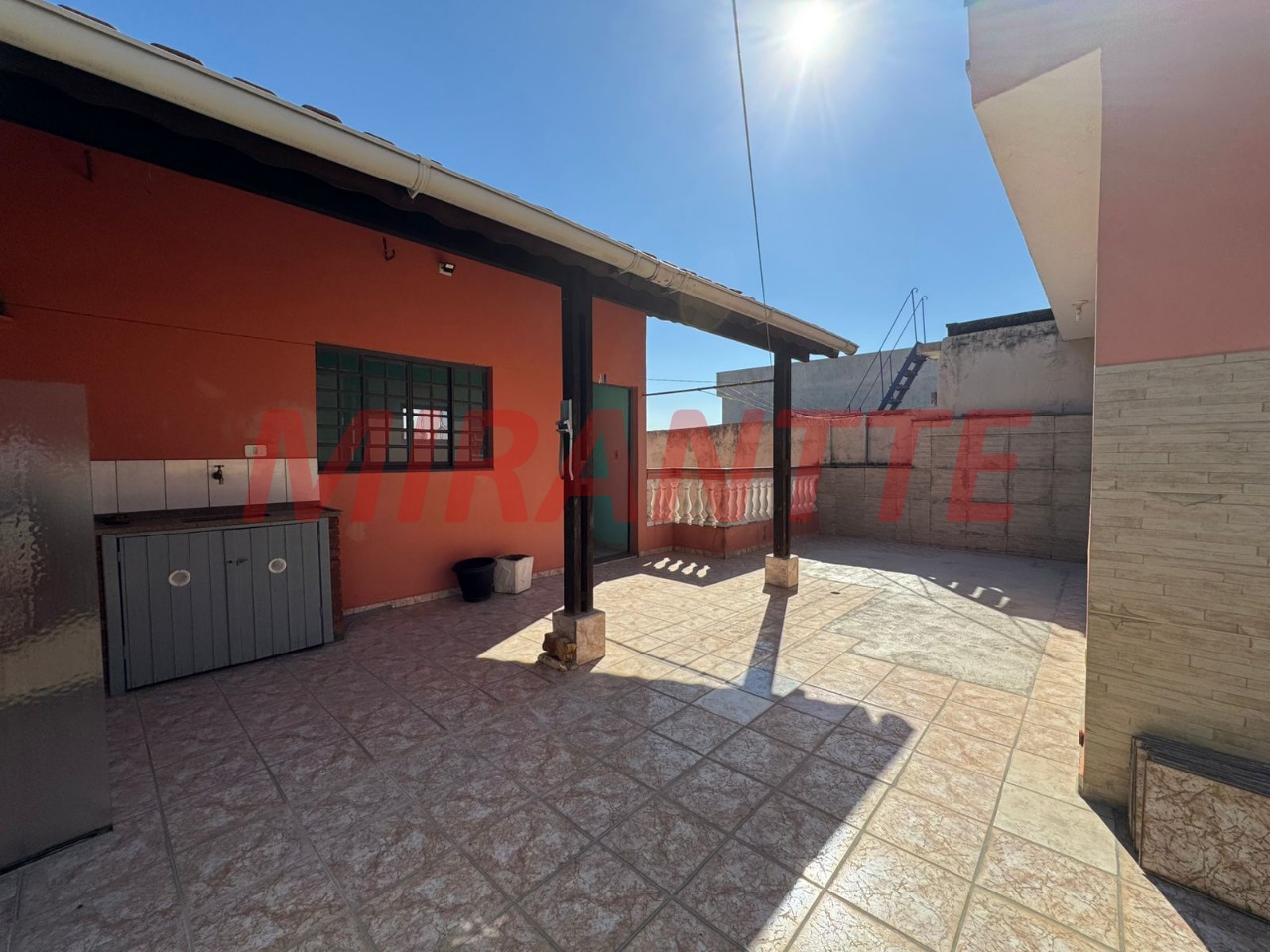 Casa terrea de 143m² com 3 quartos em Vila Pereira Cerca