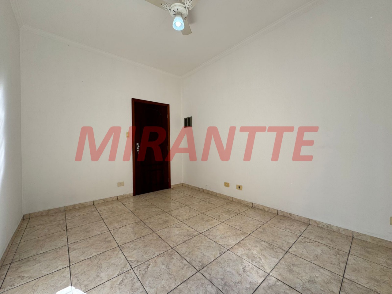 Casa terrea de 143m² com 3 quartos em Vila Pereira Cerca