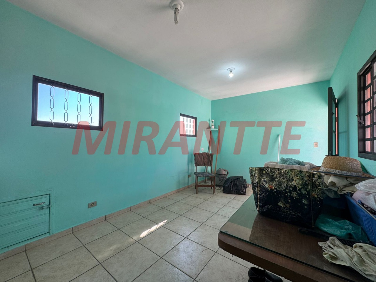 Casa terrea de 143m² com 3 quartos em Vila Pereira Cerca