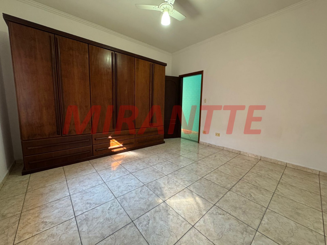 Casa terrea de 143m² com 3 quartos em Vila Pereira Cerca