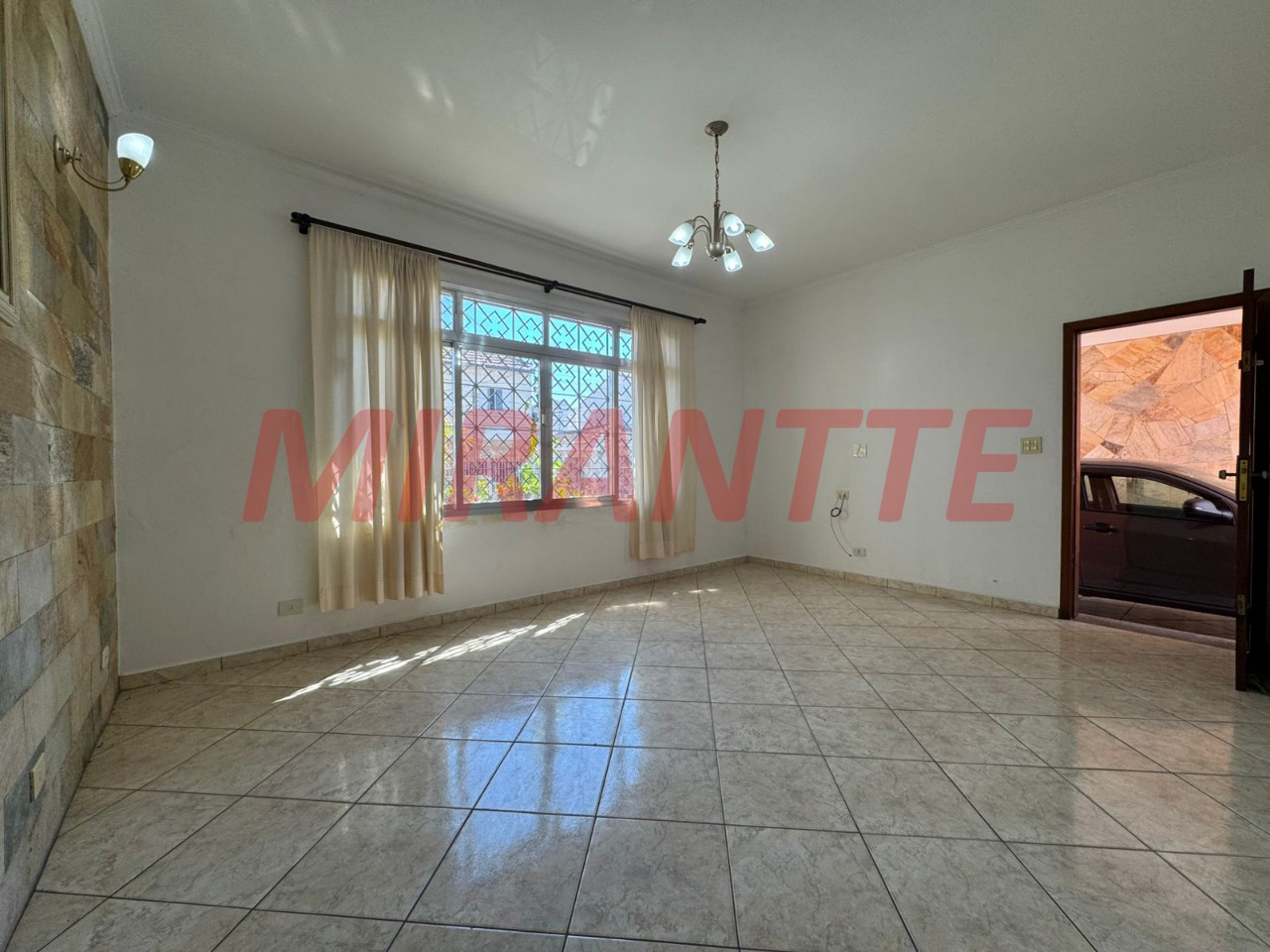 Casa terrea de 143m² com 3 quartos em Vila Pereira Cerca