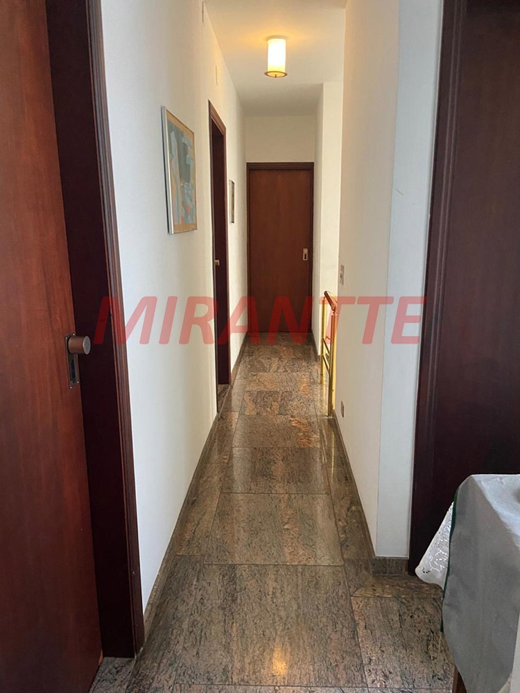 Sobrado de 266m² com 4 quartos em Moema