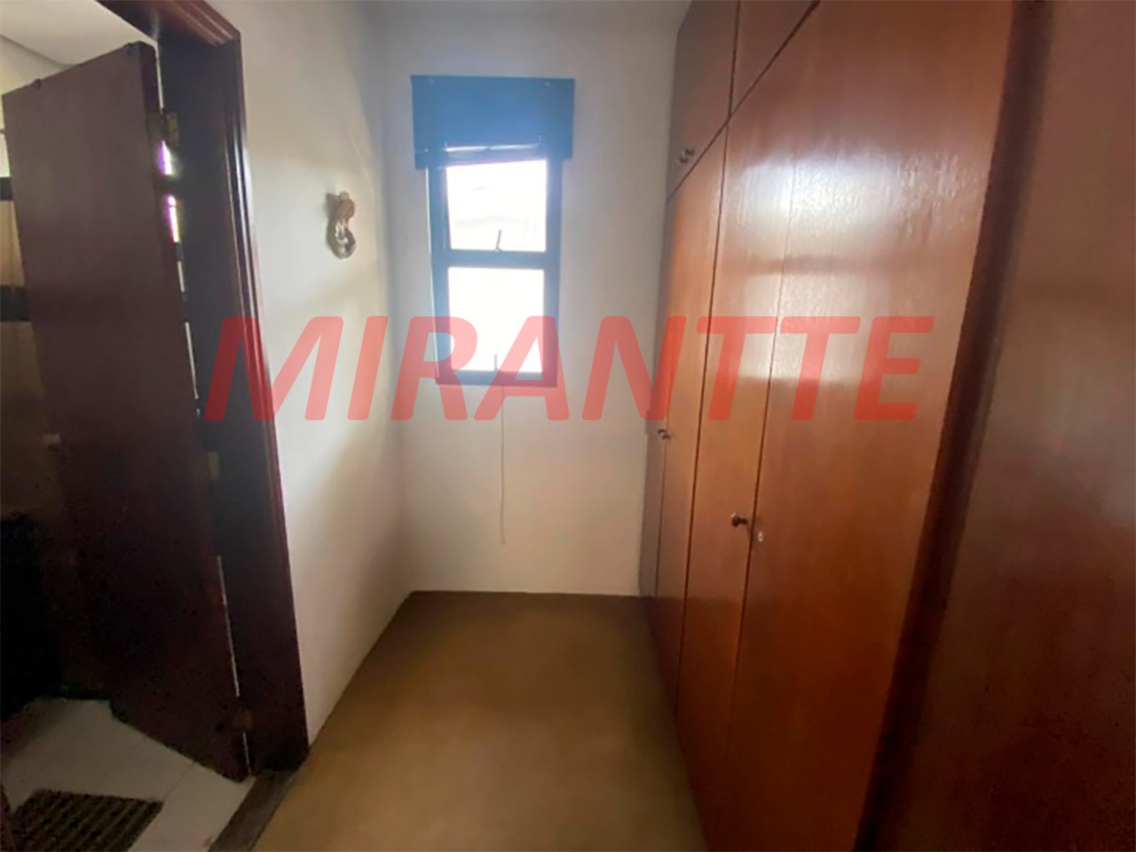 Sobrado de 266m² com 4 quartos em Moema