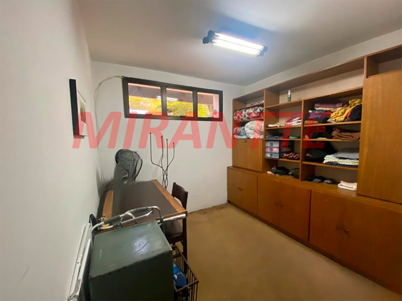 Sobrado de 266m² com 4 quartos em Moema