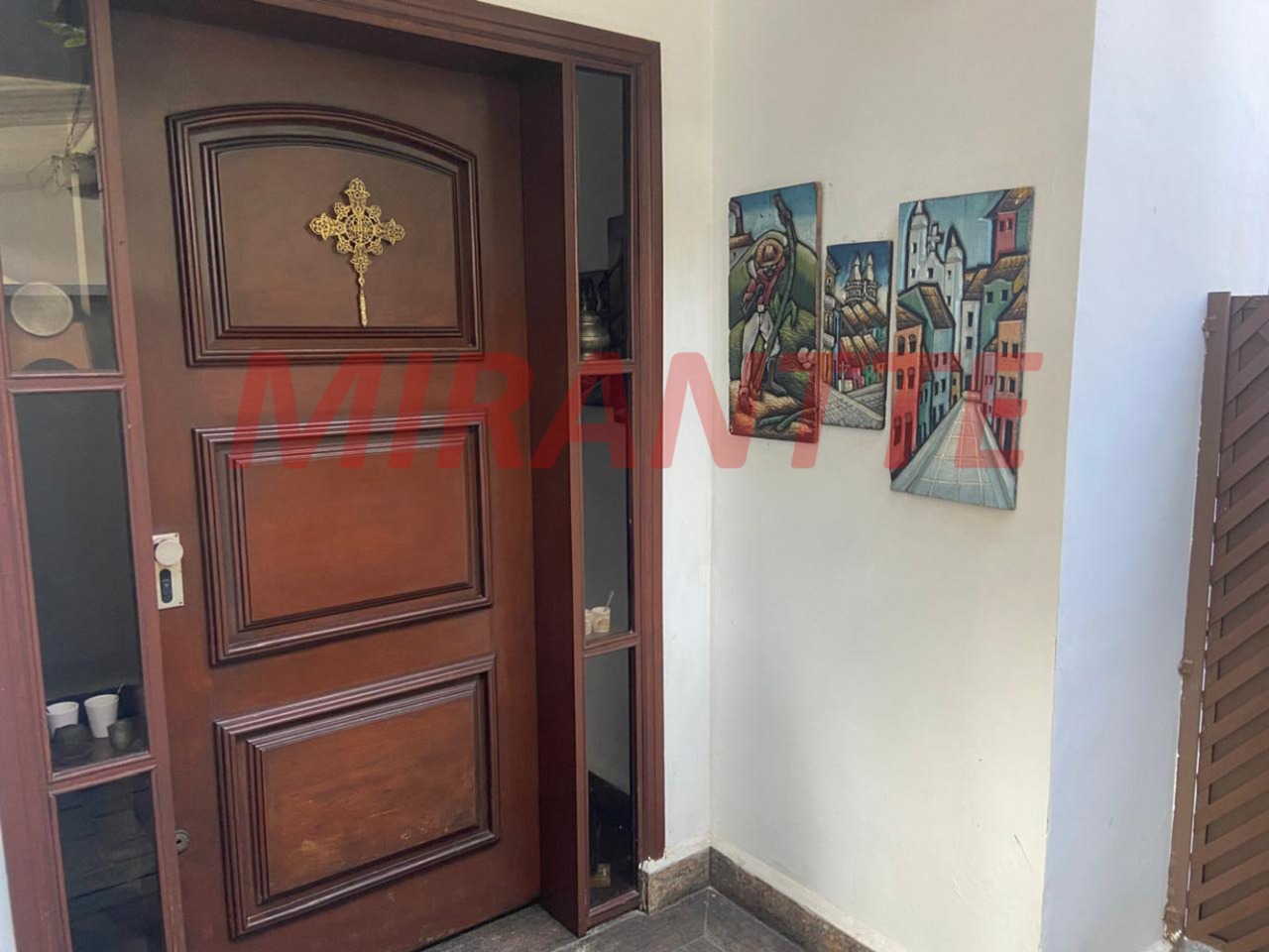 Sobrado de 266m² com 4 quartos em Moema