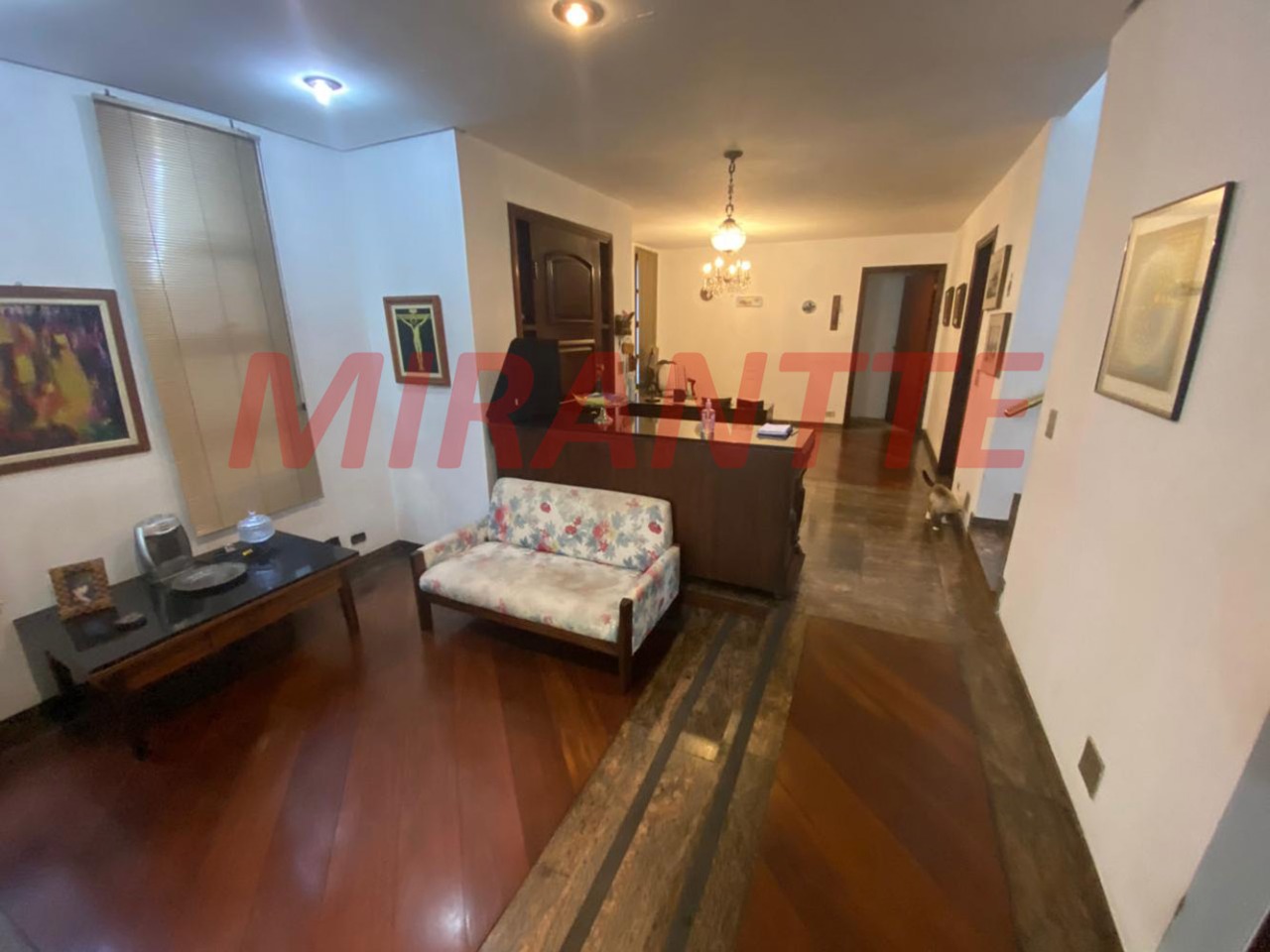 Sobrado de 266m² com 4 quartos em Moema
