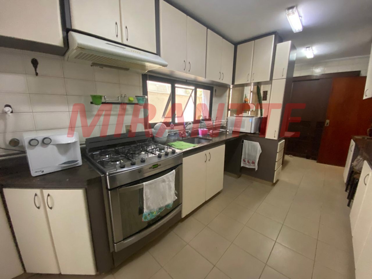 Sobrado de 266m² com 4 quartos em Moema
