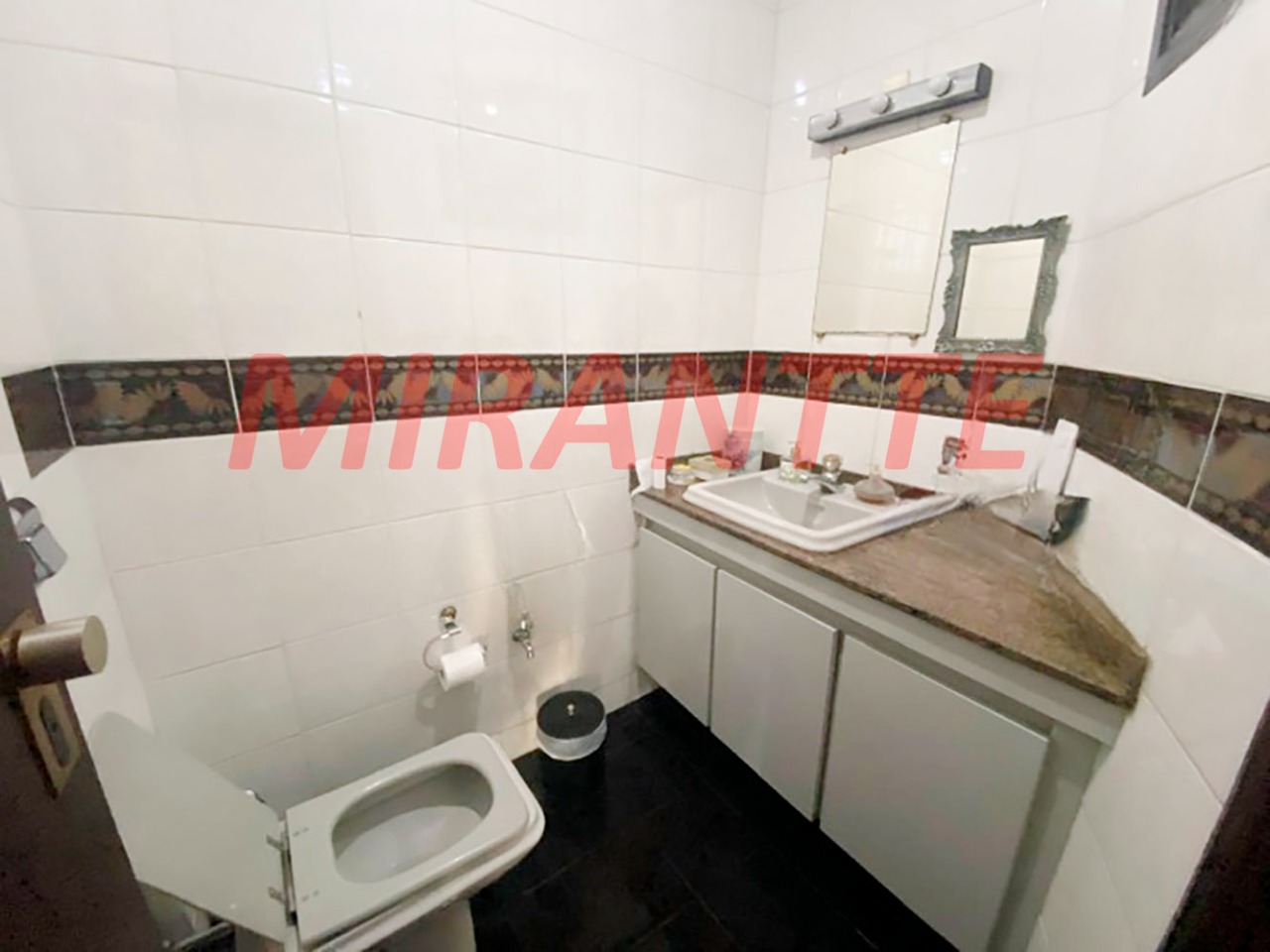 Sobrado de 266m² com 4 quartos em Moema