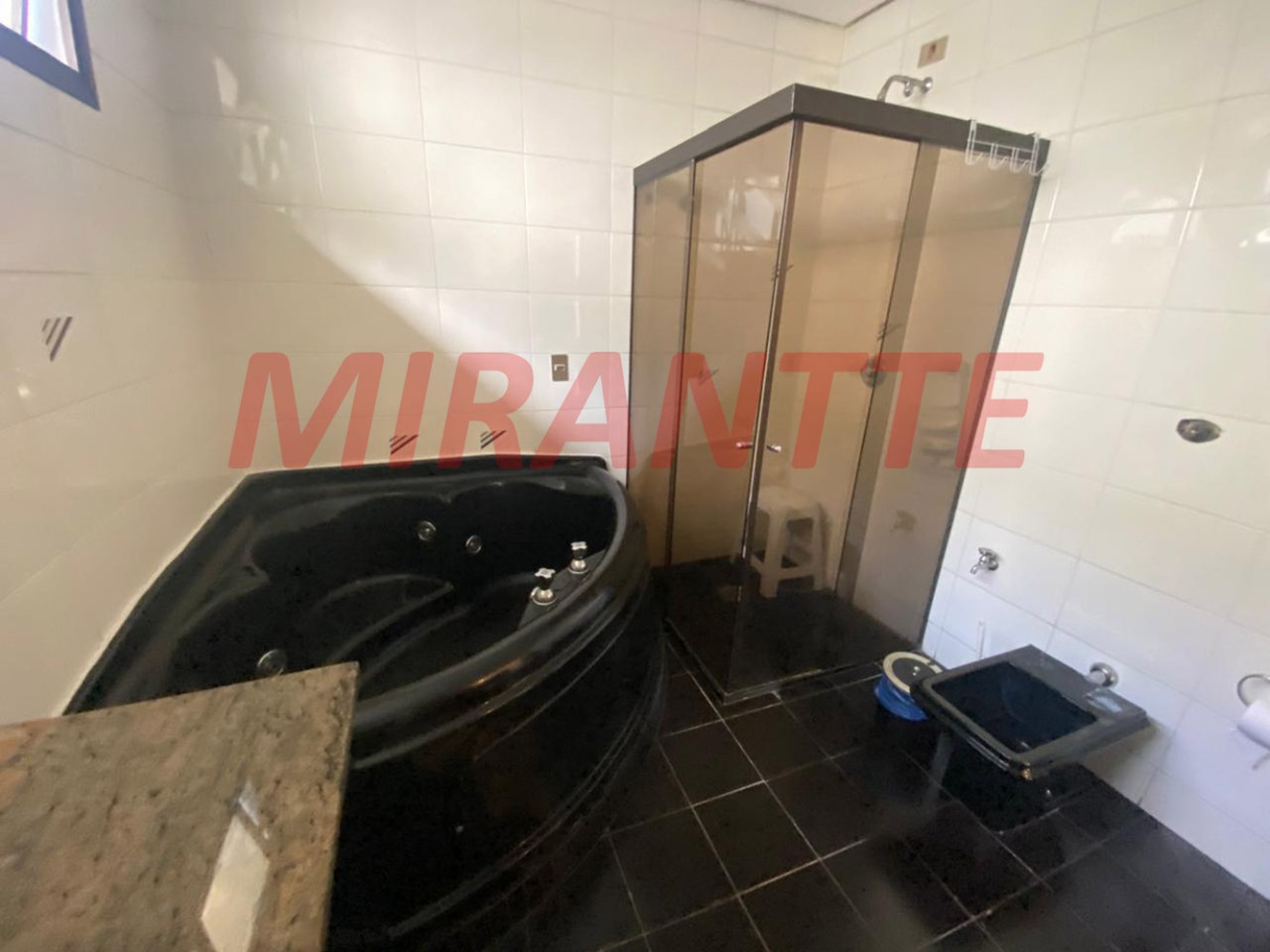 Sobrado de 266m² com 4 quartos em Moema