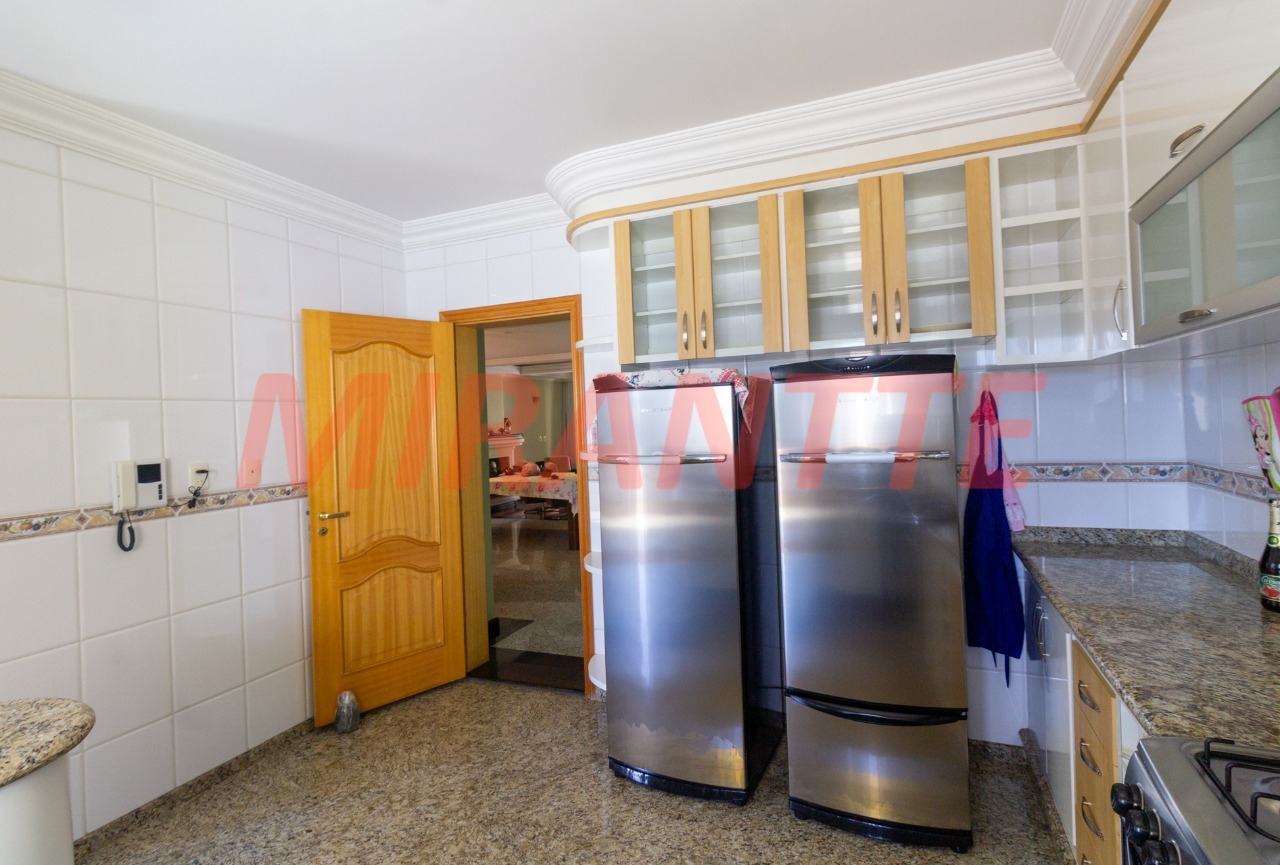 Sobrado de 492m² com 4 quartos em Vila Albertina