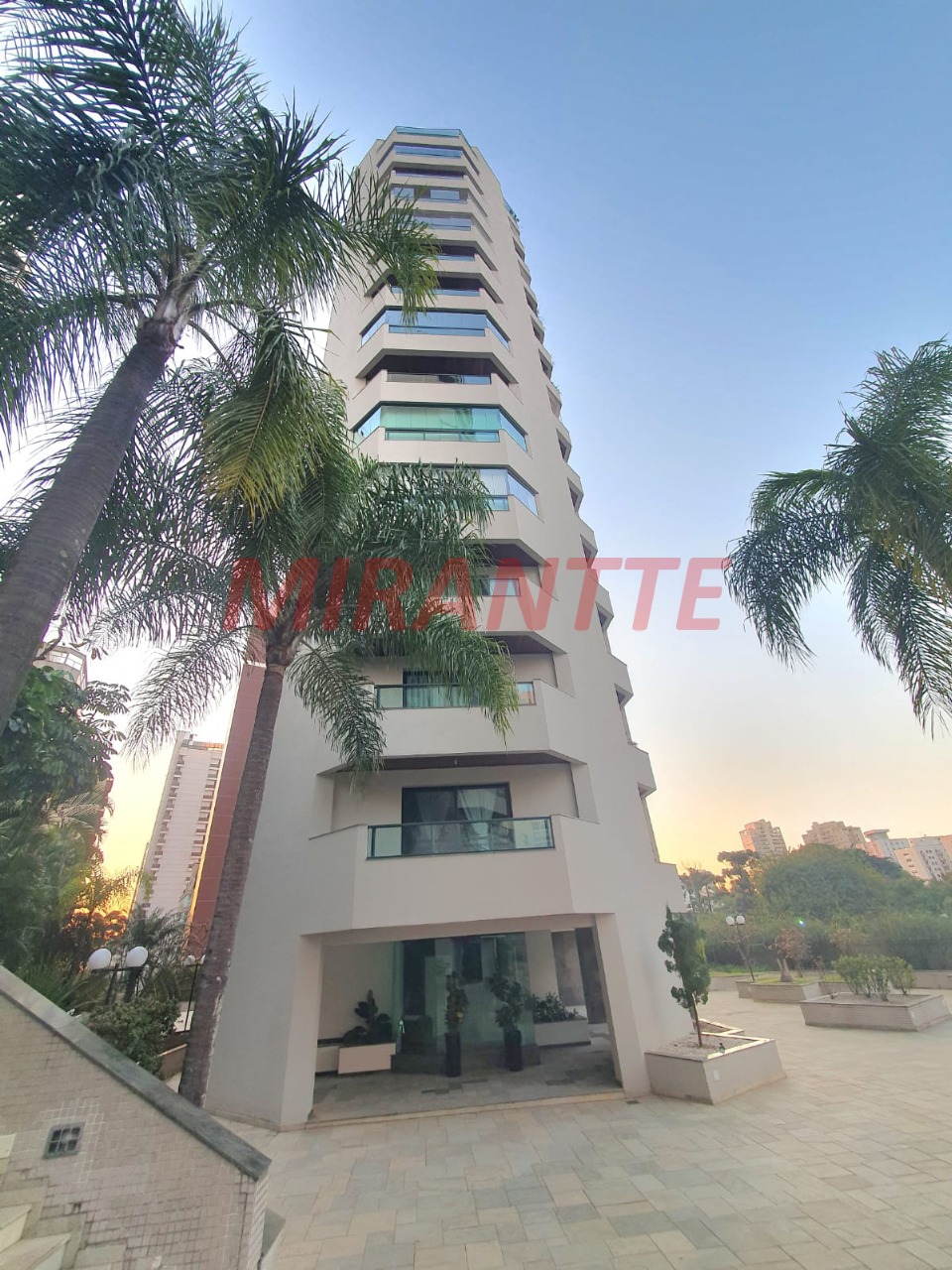 Apartamento de 160m² com 3 quartos em Santana