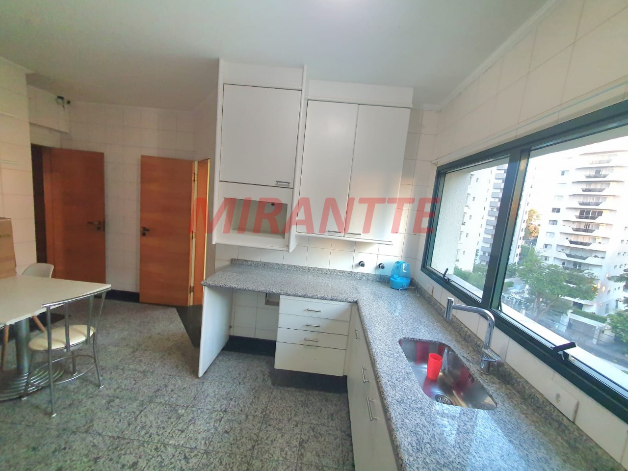 Apartamento de 160m² com 3 quartos em Santana
