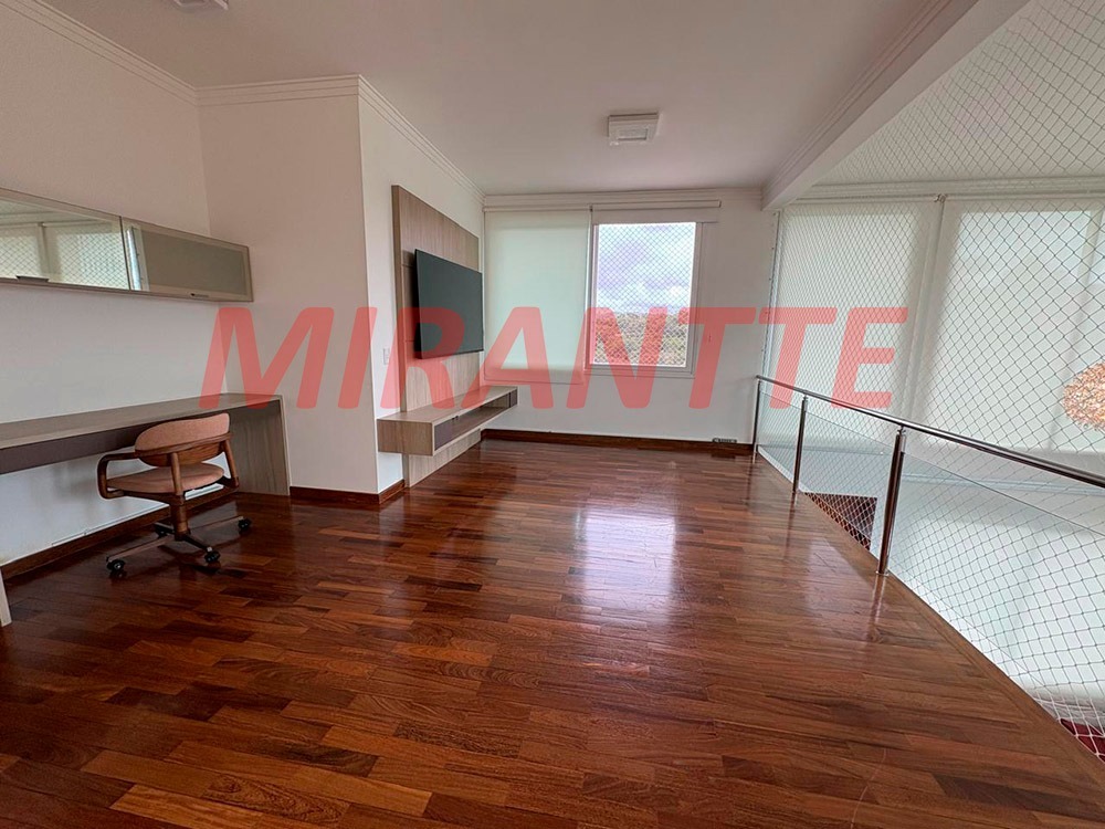 Cond. fechado de 400m² com 3 quartos em Serra da Cantareira