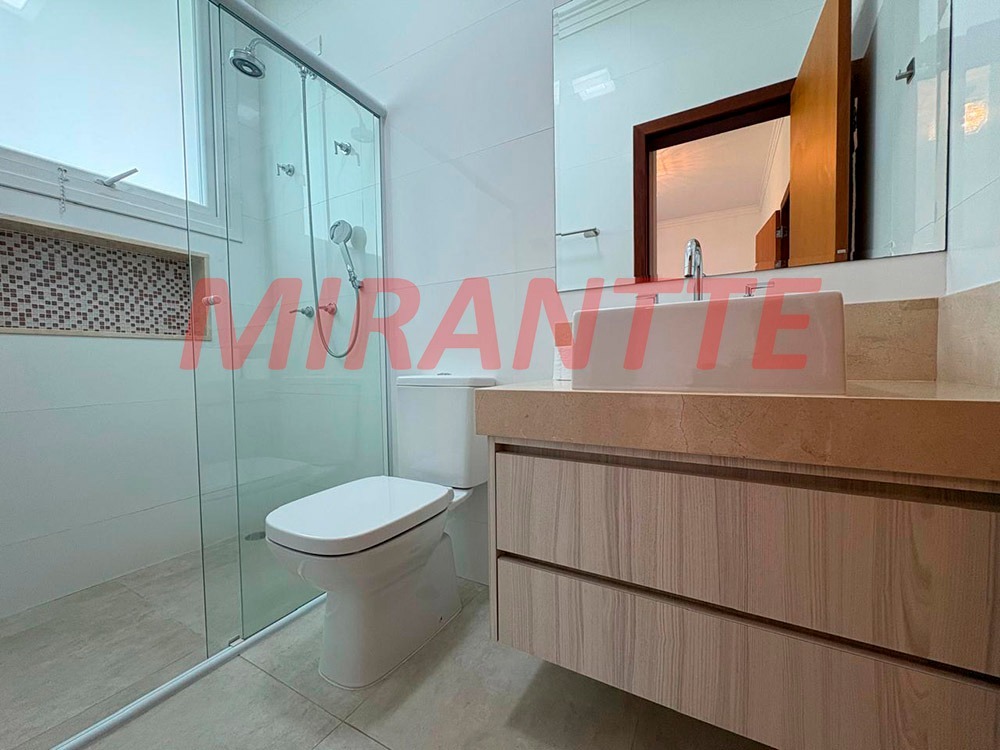 Cond. fechado de 400m² com 3 quartos em Serra da Cantareira