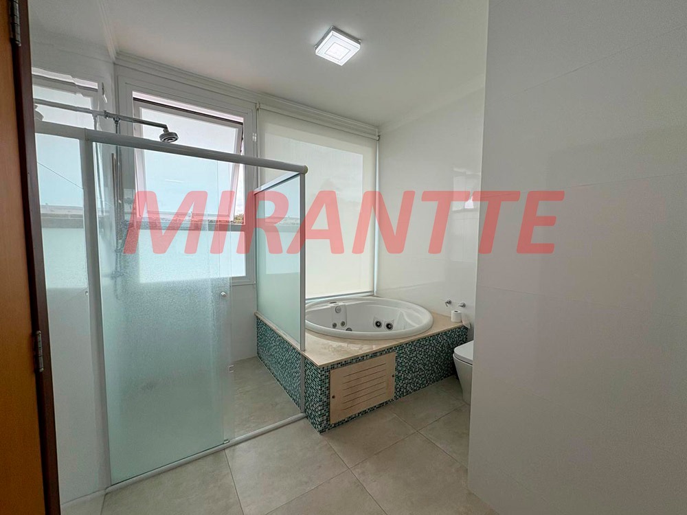 Cond. fechado de 400m² com 3 quartos em Serra da Cantareira